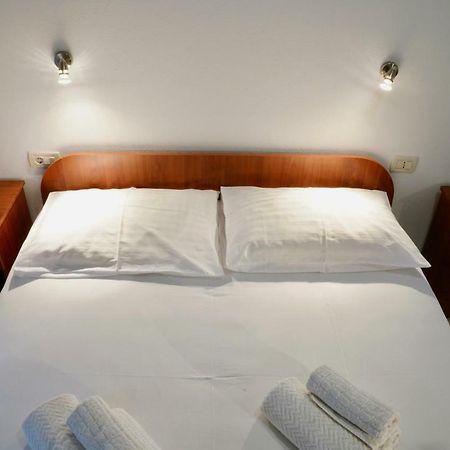 Sesar Apartments Krk - No. 1 Iva 크르크 외부 사진
