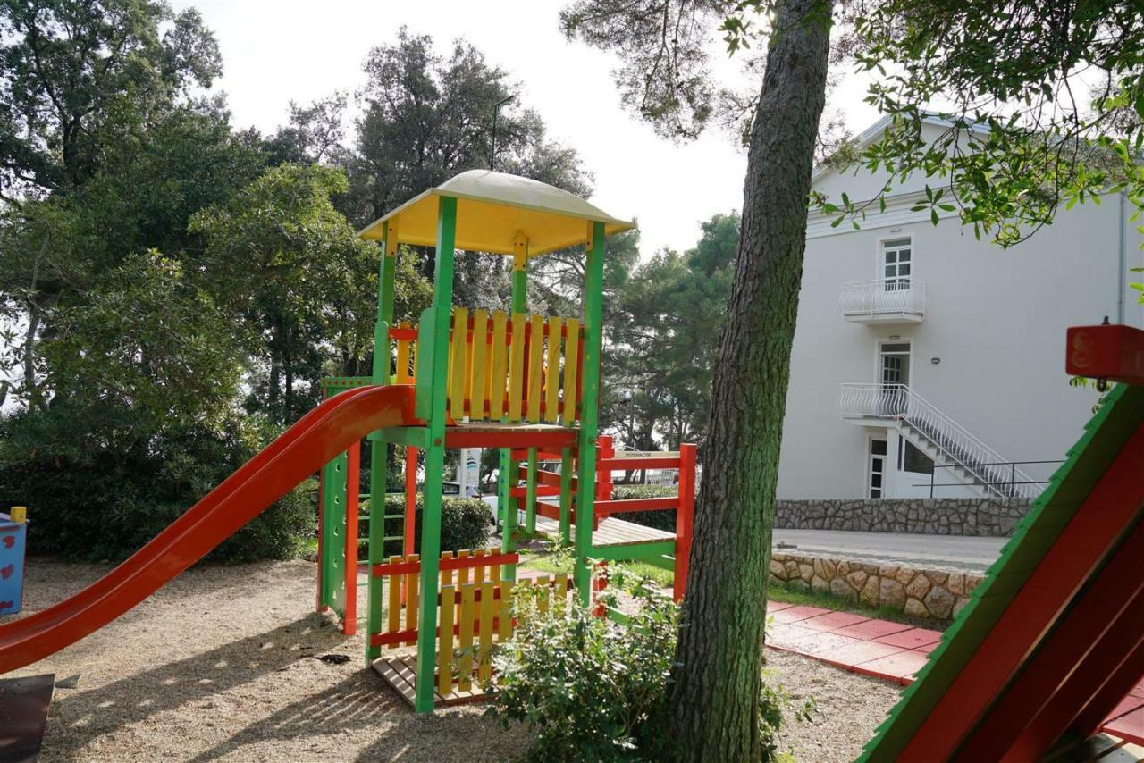 Sesar Apartments Krk - No. 1 Iva 크르크 외부 사진