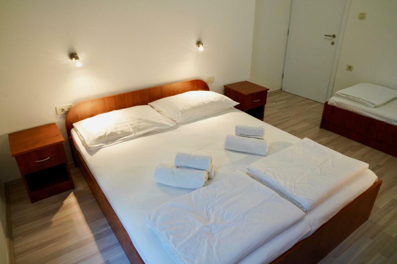 Sesar Apartments Krk - No. 1 Iva 크르크 외부 사진